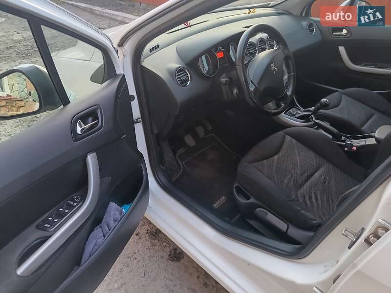 Универсал Peugeot 308 2013 в Дубно