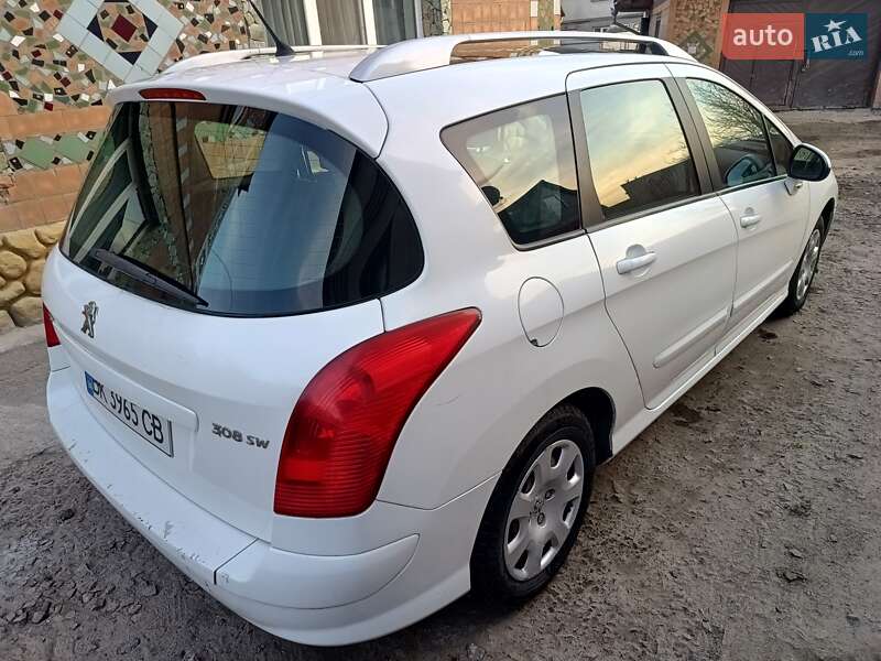 Универсал Peugeot 308 2013 в Дубно