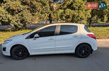 Хэтчбек Peugeot 308 2013 в Каменец-Подольском