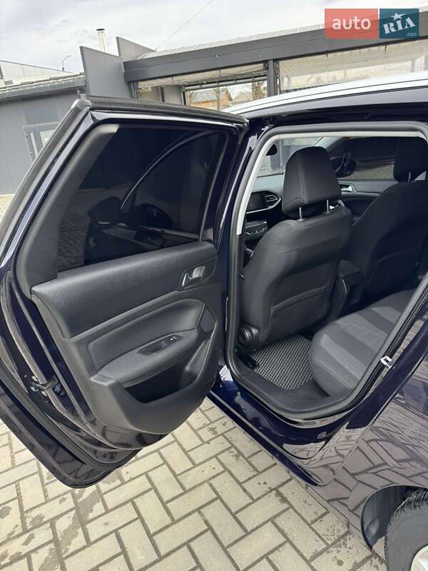 Универсал Peugeot 308 2015 в Ивано-Франковске фото 11 Универсал Peugeot 308 2015 в Ивано-Франковске