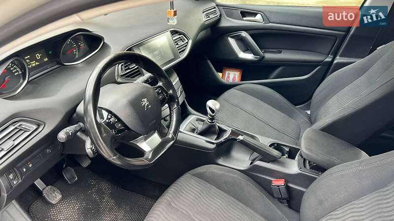 Універсал Peugeot 308 2015 в Яремчі