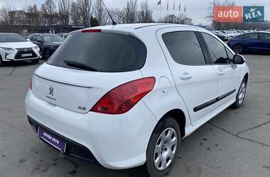 Хэтчбек Peugeot 308 2012 в 