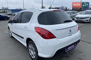 Хэтчбек Peugeot 308 2012 в 