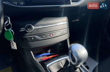 Универсал Peugeot 308 2015 в 