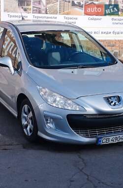 Хетчбек Peugeot 308 2010 в 