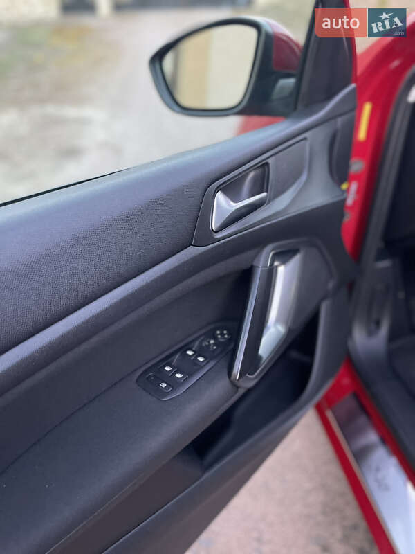 Универсал Peugeot 308 2015 в Луцке