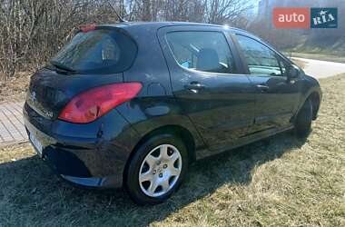 Хэтчбек Peugeot 308 2011 в Львове