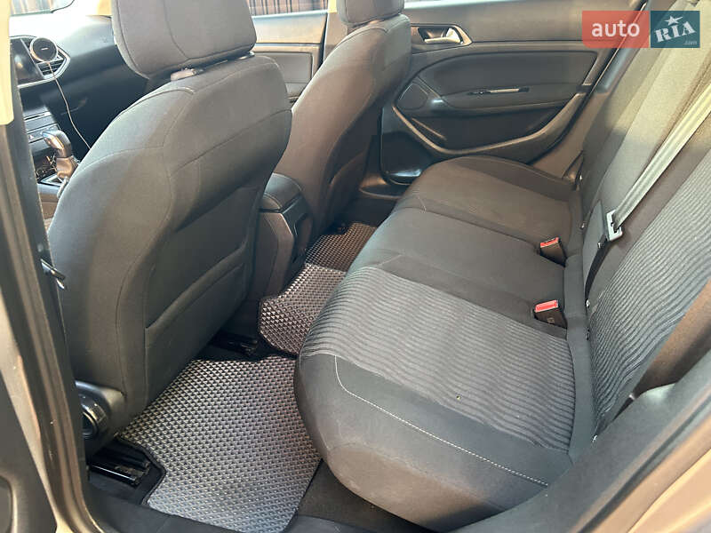 Универсал Peugeot 308 2015 в Киеве