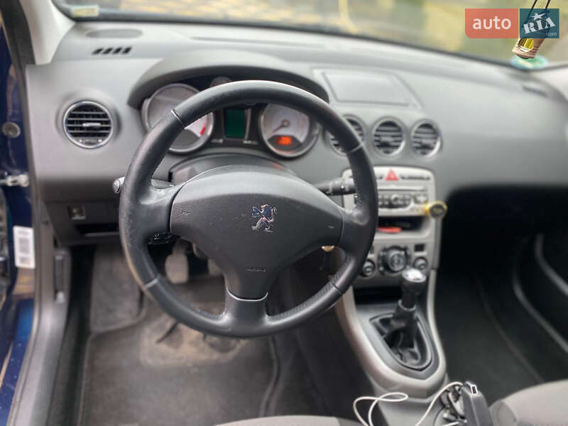 Хетчбек Peugeot 308 2011 в Луцьку