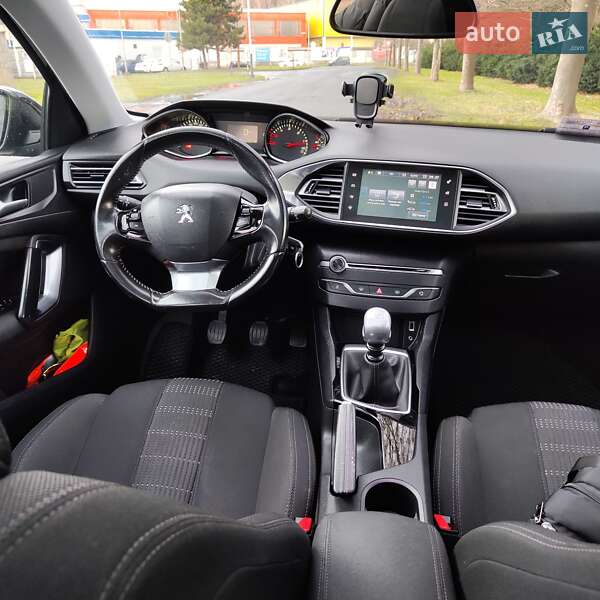 Универсал Peugeot 308 2015 в Запорожье