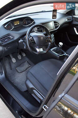 Універсал Peugeot 308 2016 в 