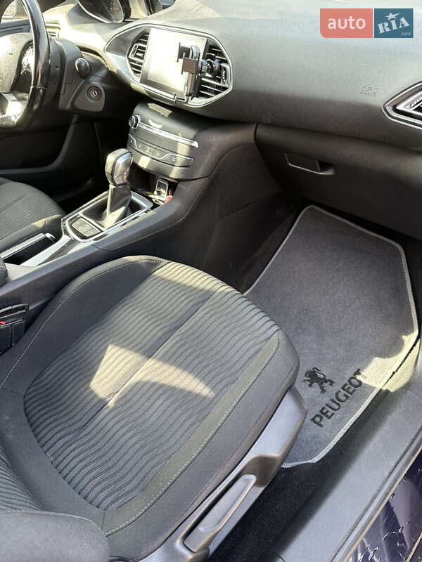 Універсал Peugeot 308 2016 в Вінниці