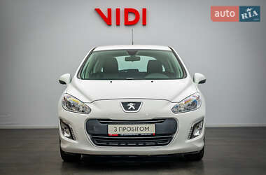 Хэтчбек Peugeot 308 2012 в 