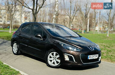 Хэтчбек Peugeot 308 2012 в 
