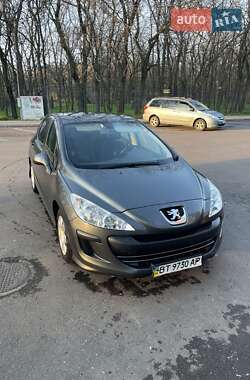 Хетчбек Peugeot 308 2011 в 