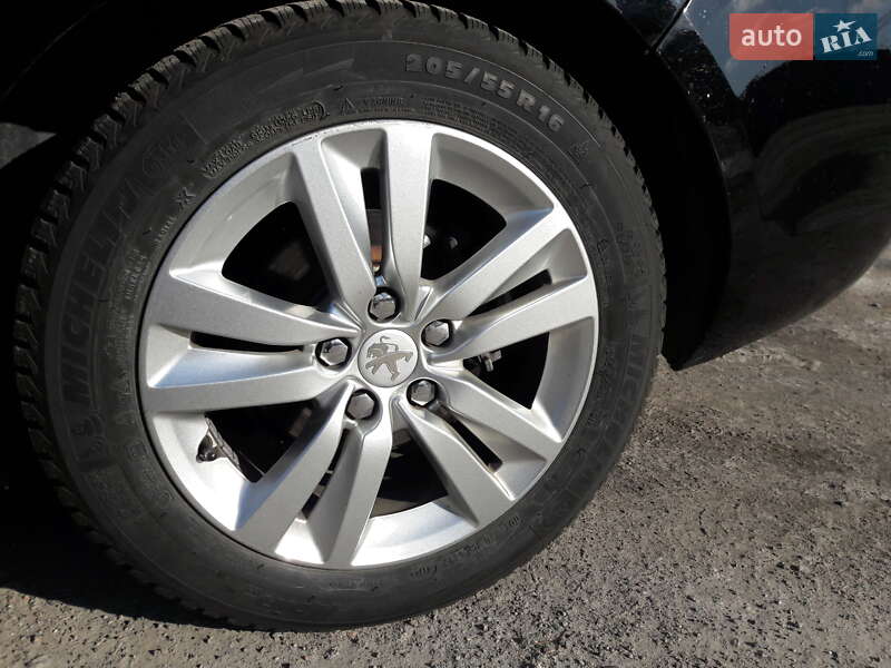 Универсал Peugeot 308 2015 в Киеве