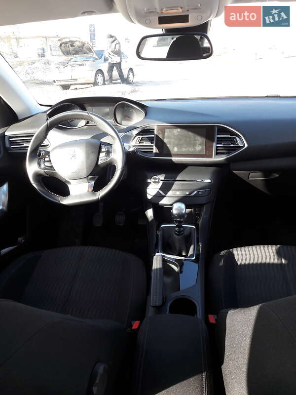 Универсал Peugeot 308 2015 в Киеве