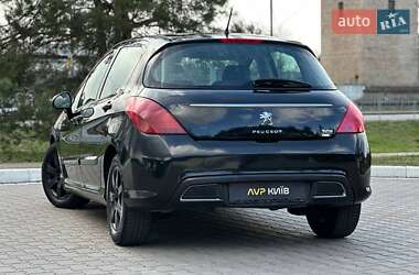Хетчбек Peugeot 308 2011 в 