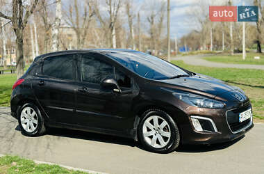 Хэтчбек Peugeot 308 2012 в 
