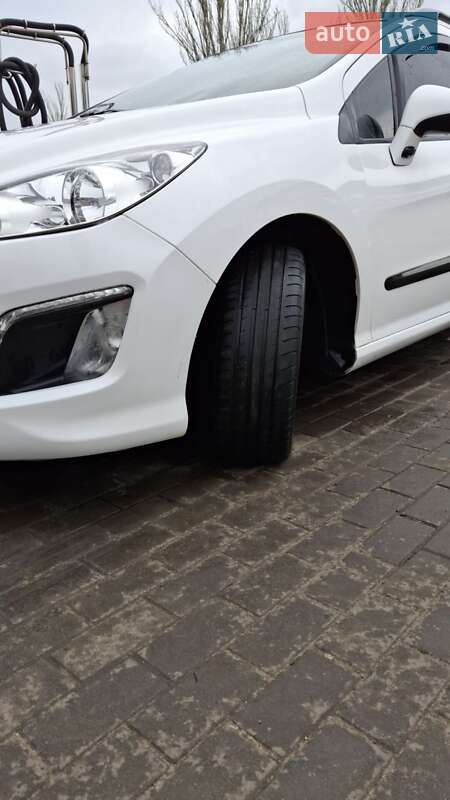 Универсал Peugeot 308 2013 в Кривом Роге