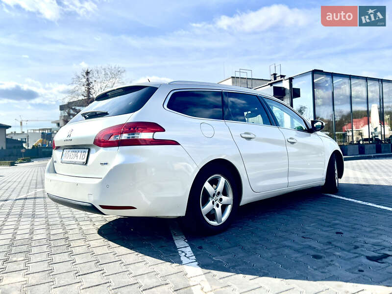 Універсал Peugeot 308 2015 в Ужгороді