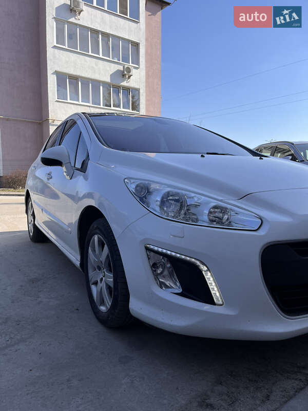 Хетчбек Peugeot 308 2012 в Славуті