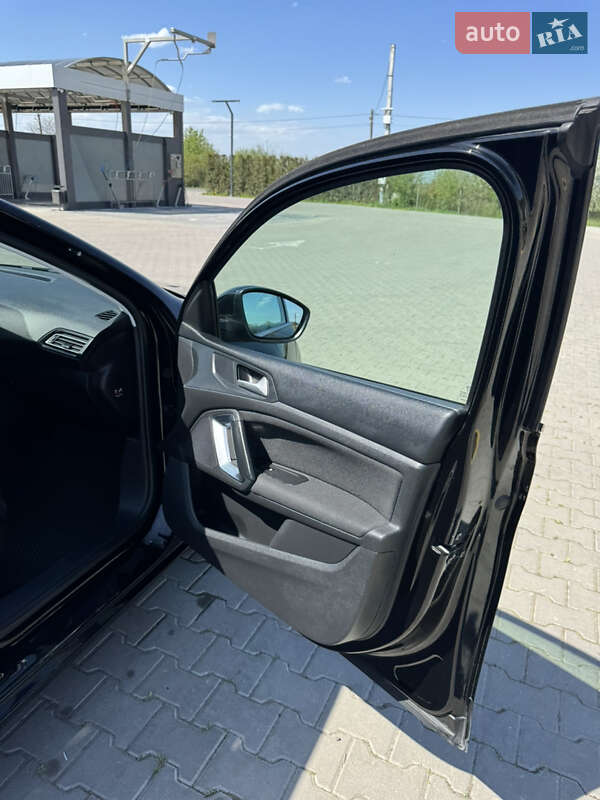 Універсал Peugeot 308 2017 в Радехові