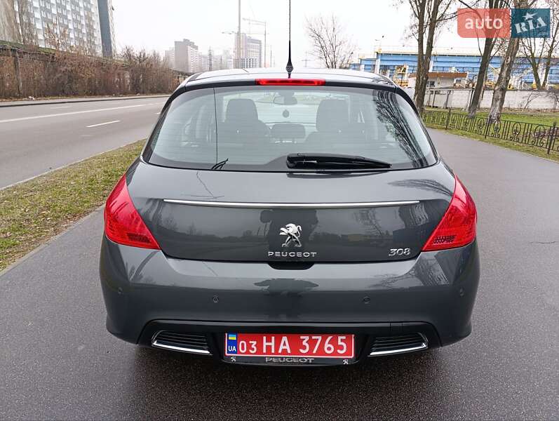 Хэтчбек Peugeot 308 2013 в Киеве