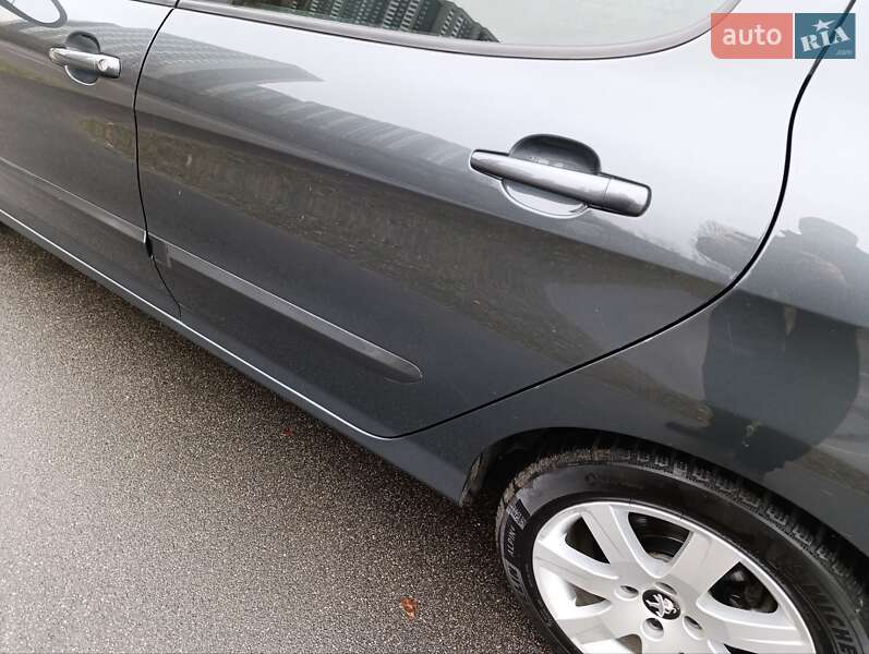 Хэтчбек Peugeot 308 2013 в Киеве