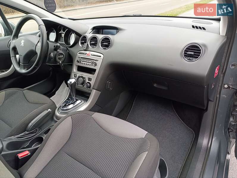 Хэтчбек Peugeot 308 2013 в Киеве