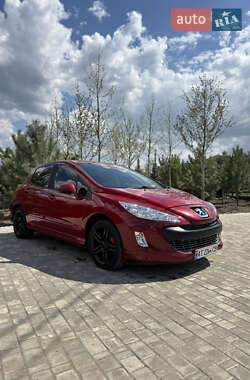 Хэтчбек Peugeot 308 2010 в 