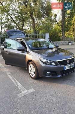 Универсал Peugeot 308 2017 в 