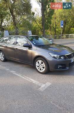 Универсал Peugeot 308 2017 в 