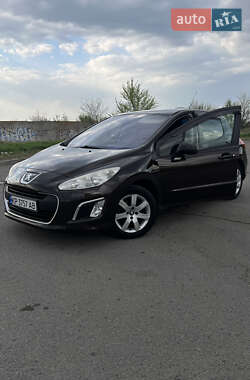 Хэтчбек Peugeot 308 2012 в 