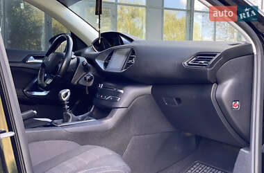 Универсал Peugeot 308 2015 в 