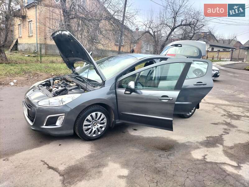 Хэтчбек Peugeot 308 2012 в Ровно