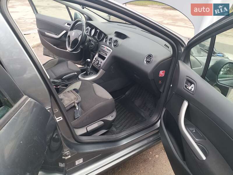 Хэтчбек Peugeot 308 2012 в Ровно