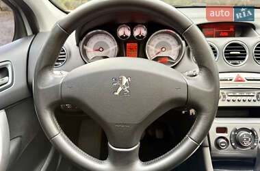 Хэтчбек Peugeot 308 2009 в 