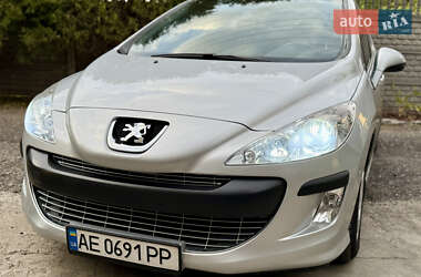Хэтчбек Peugeot 308 2009 в 