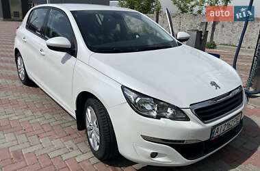 Хетчбек Peugeot 308 2016 в 