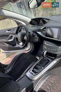 Хетчбек Peugeot 308 2016 в 