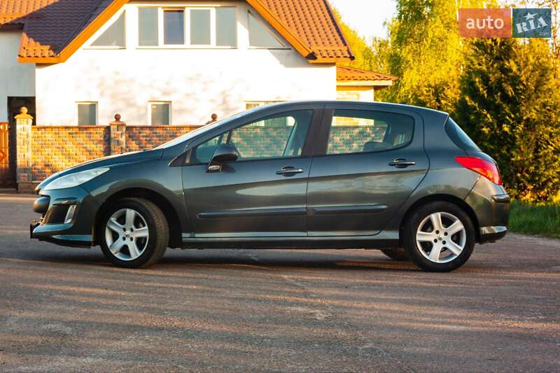 Хэтчбек Peugeot 308 2007 в Костополе