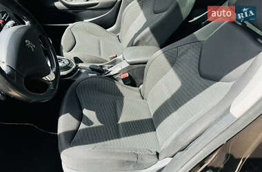 Хэтчбек Peugeot 308 2012 в 