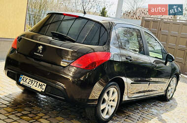 Хэтчбек Peugeot 308 2012 в 