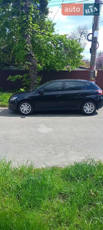 Хэтчбек Peugeot 308 2015 в Киеве