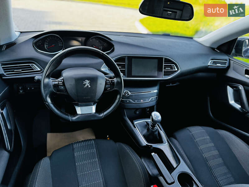Універсал Peugeot 308 2015 в Здолбуніві