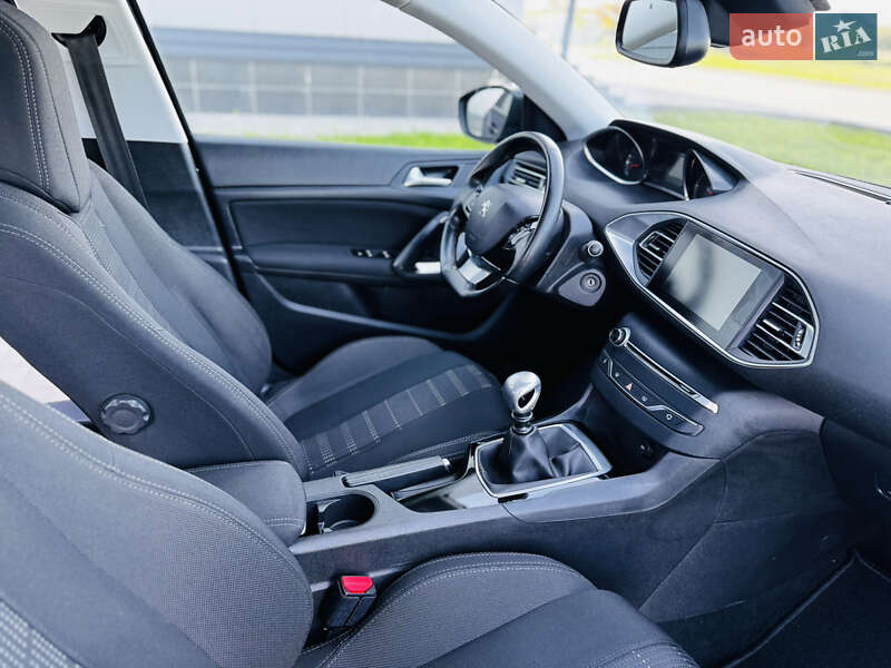 Універсал Peugeot 308 2015 в Здолбуніві