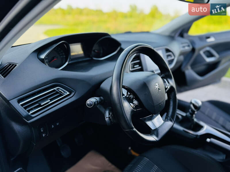Універсал Peugeot 308 2015 в Здолбуніві