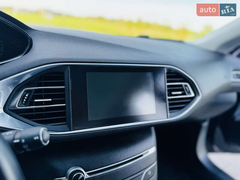 Універсал Peugeot 308 2015 в Здолбуніві