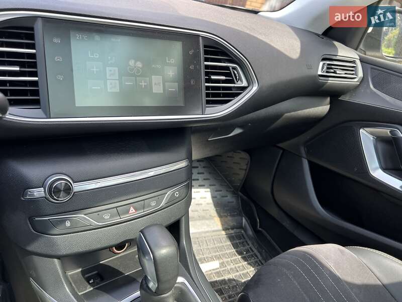 Универсал Peugeot 308 2016 в Киеве